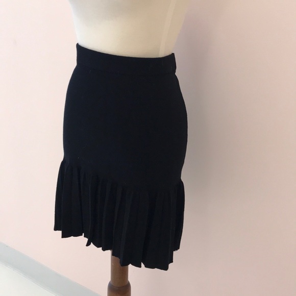 Drop Hem Skirt - Picture 2 of 3